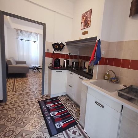 Petit Appart Entier Au Coeur Des Remparts - Netfix Et Connection Fibre Gratuits Carpentras Luaran gambar