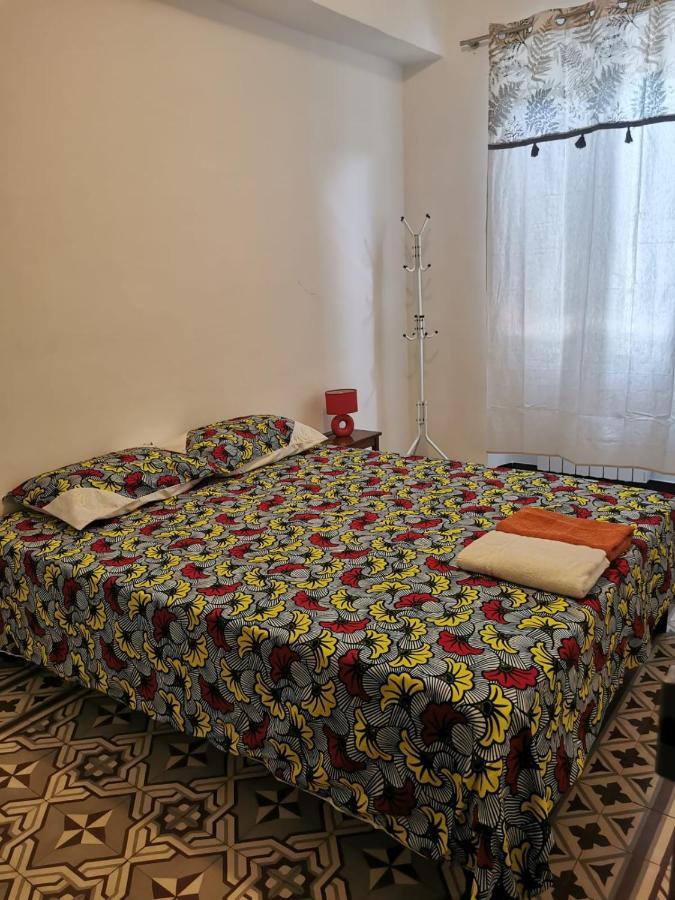Petit Appart Entier Au Coeur Des Remparts - Netfix Et Connection Fibre Gratuits Carpentras Luaran gambar