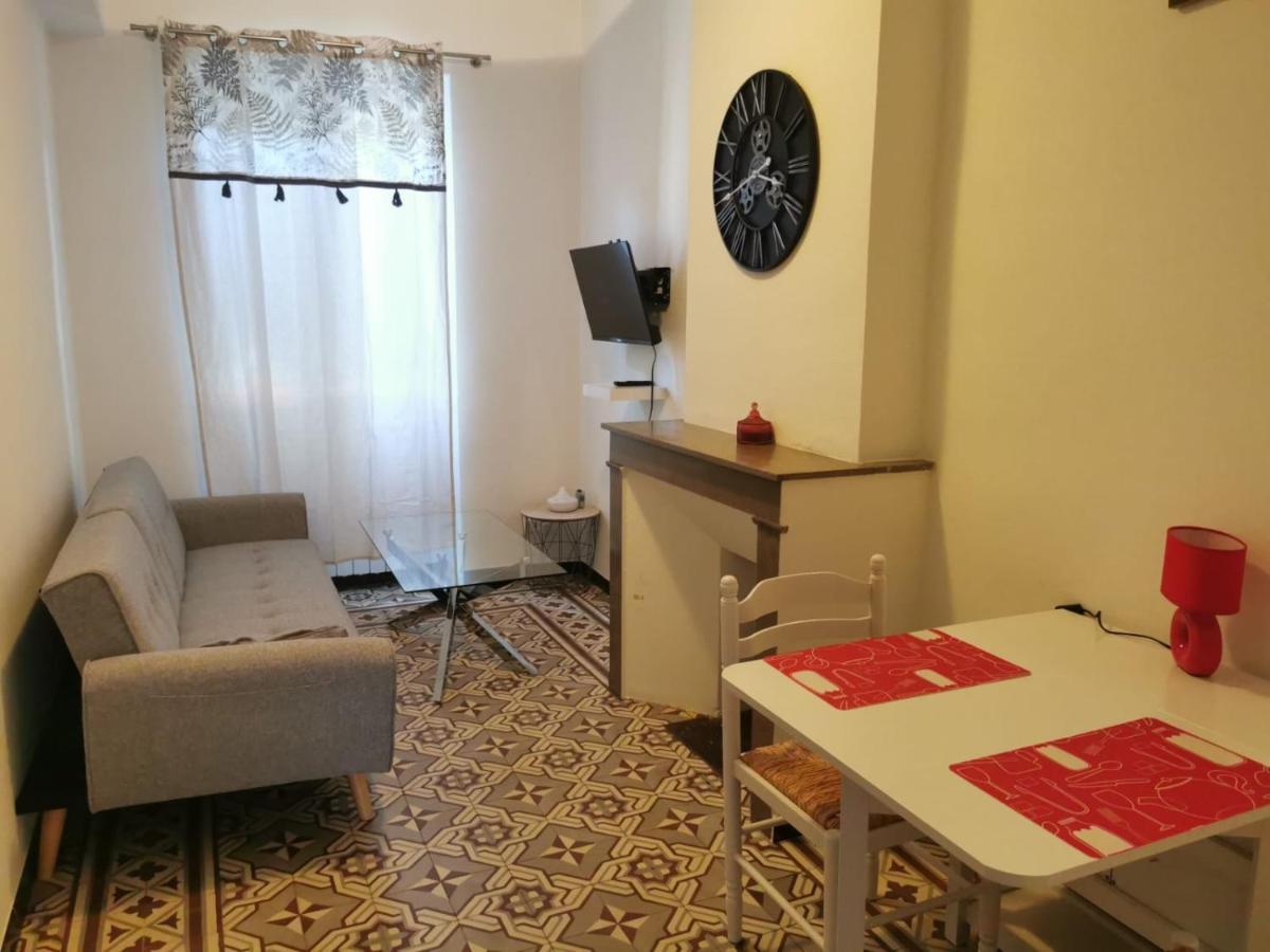 Petit Appart Entier Au Coeur Des Remparts - Netfix Et Connection Fibre Gratuits Carpentras Luaran gambar