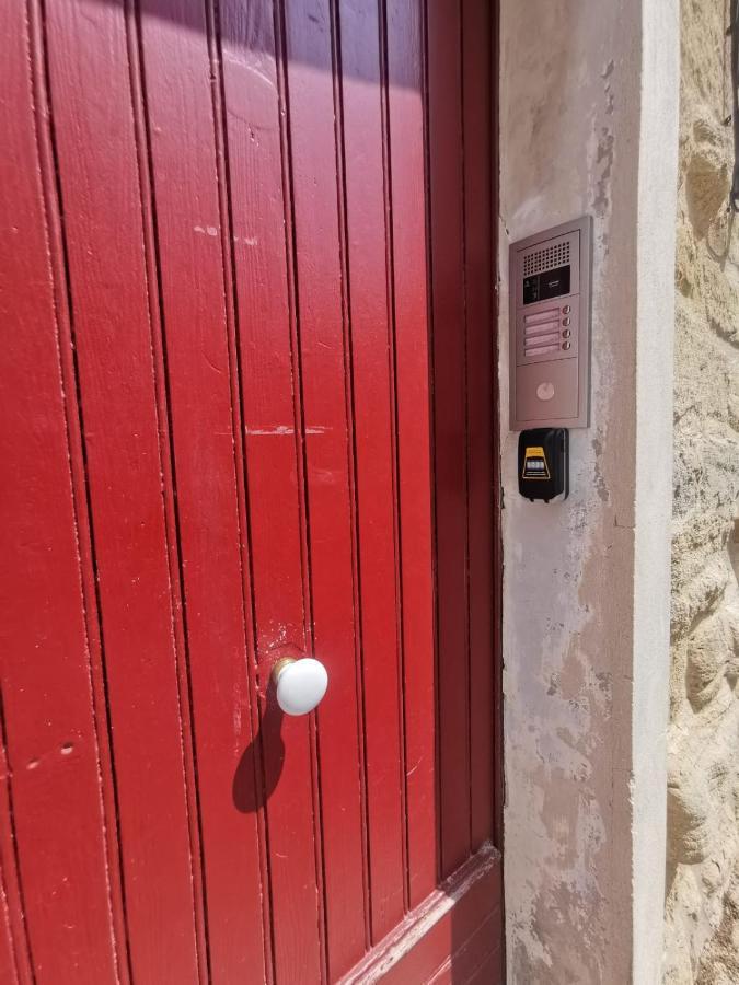 Petit Appart Entier Au Coeur Des Remparts - Netfix Et Connection Fibre Gratuits Carpentras Luaran gambar