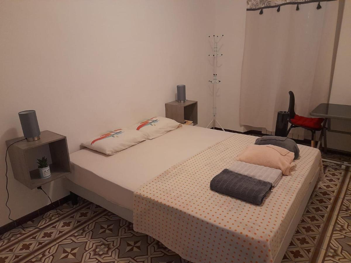 Petit Appart Entier Au Coeur Des Remparts - Netfix Et Connection Fibre Gratuits Carpentras Luaran gambar